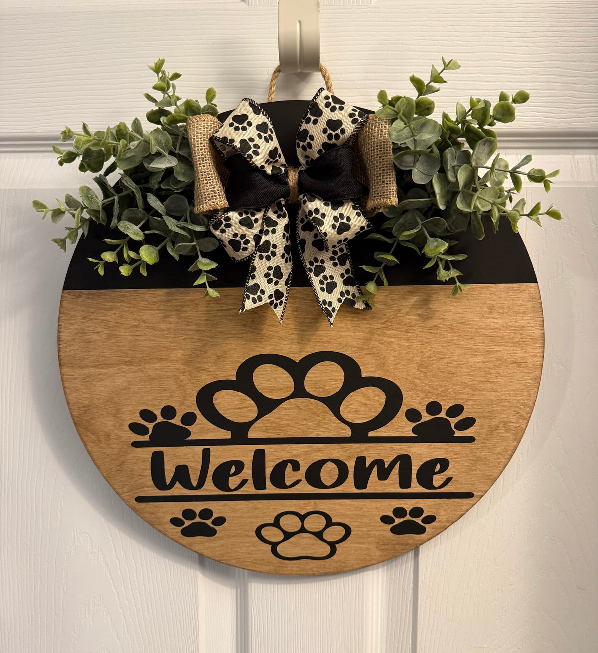 welcome paw prints